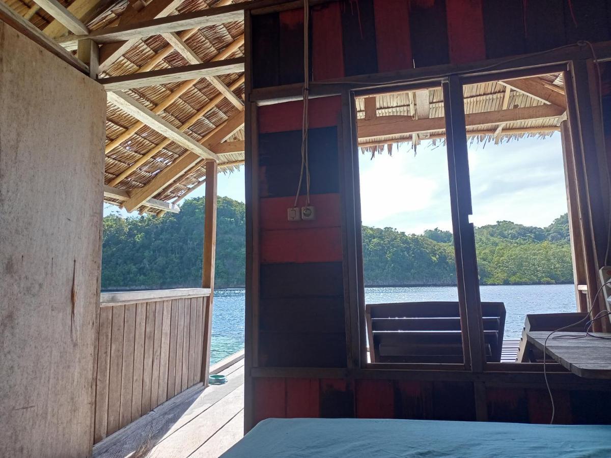 Meos Ambower Raja Ampat *
