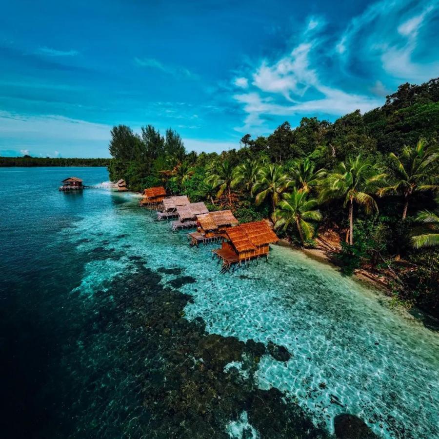 Meos Ambower Raja Ampat